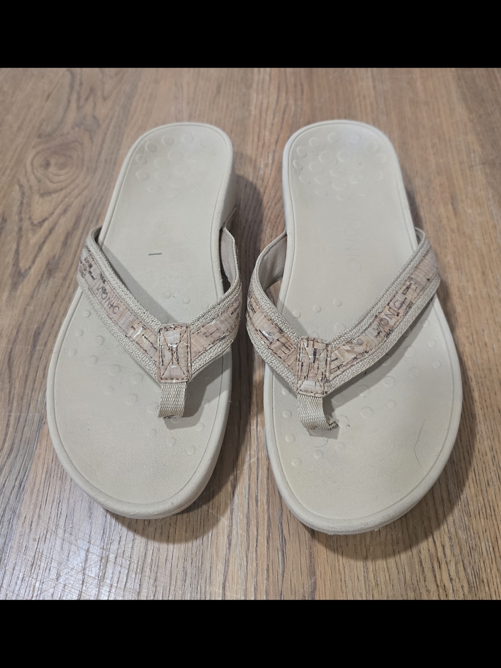 Vionic Women's Beige/Wheat Flip Flop Sandals - Size 9